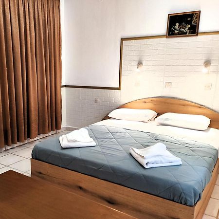 Eleni Apartments Sant George Beach Айос-Георгіос Екстер'єр фото