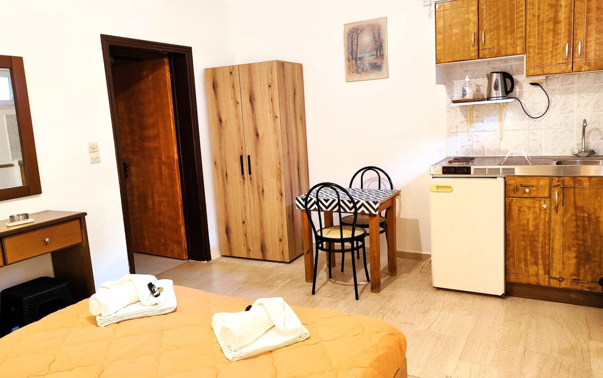 Eleni Apartments Sant George Beach Айос-Георгіос Екстер'єр фото