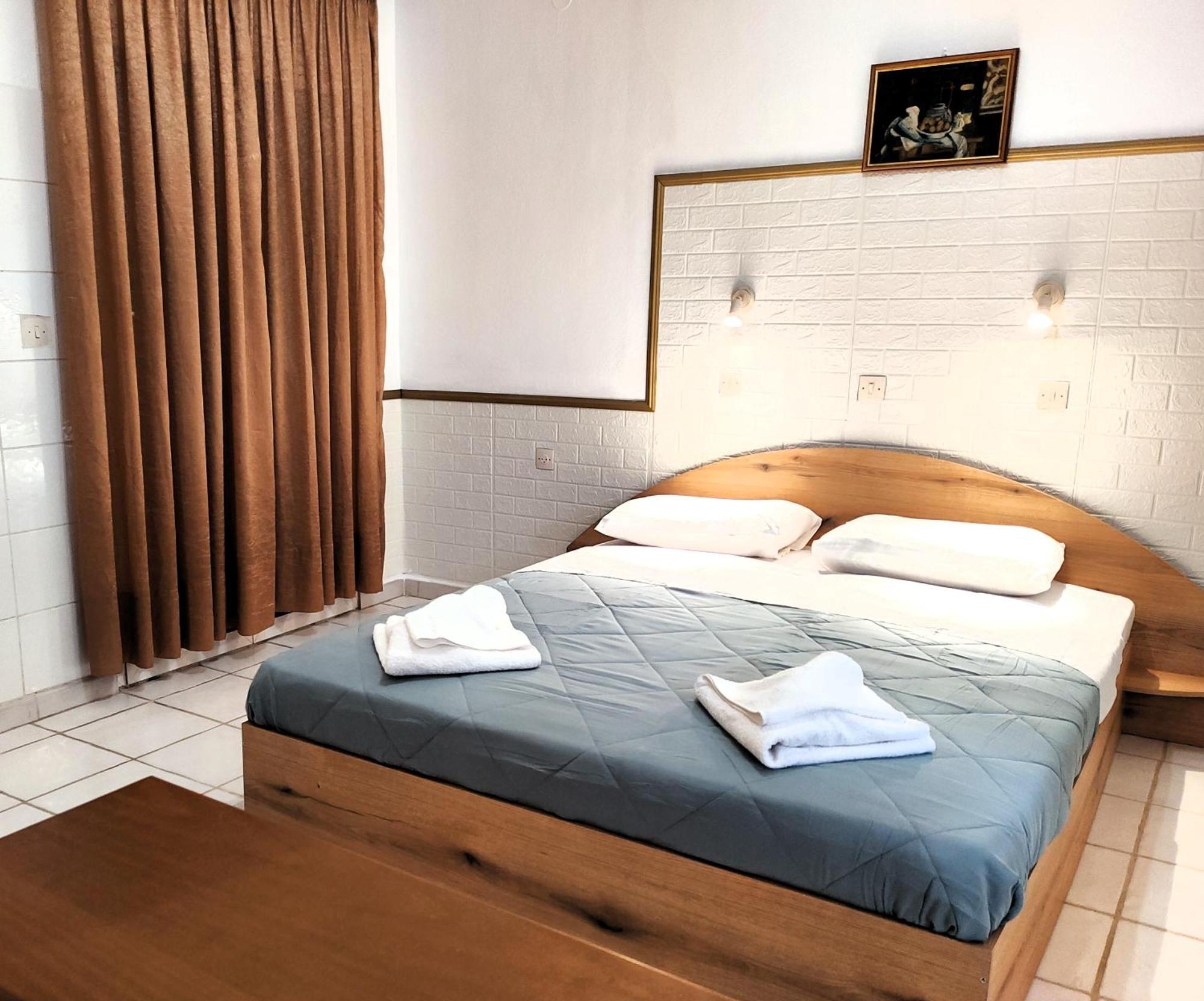 Eleni Apartments Sant George Beach Айос-Георгіос Екстер'єр фото