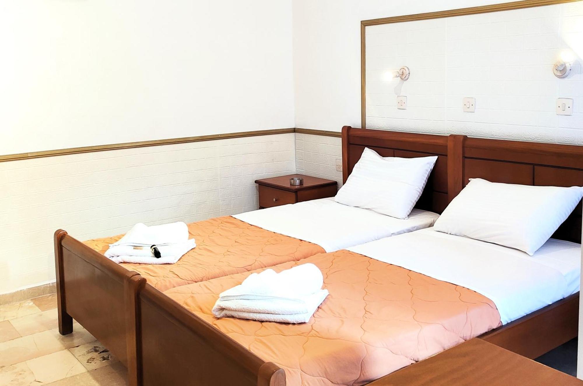 Eleni Apartments Sant George Beach Айос-Георгіос Екстер'єр фото